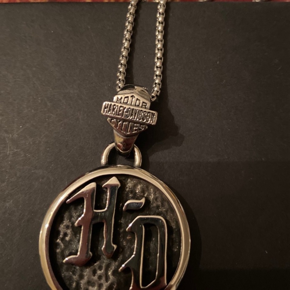 HD Necklace - Picture 3 of 3